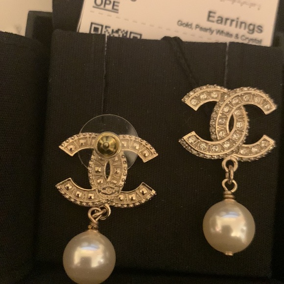 Chanel REV Earrings - Picture 5 of 6